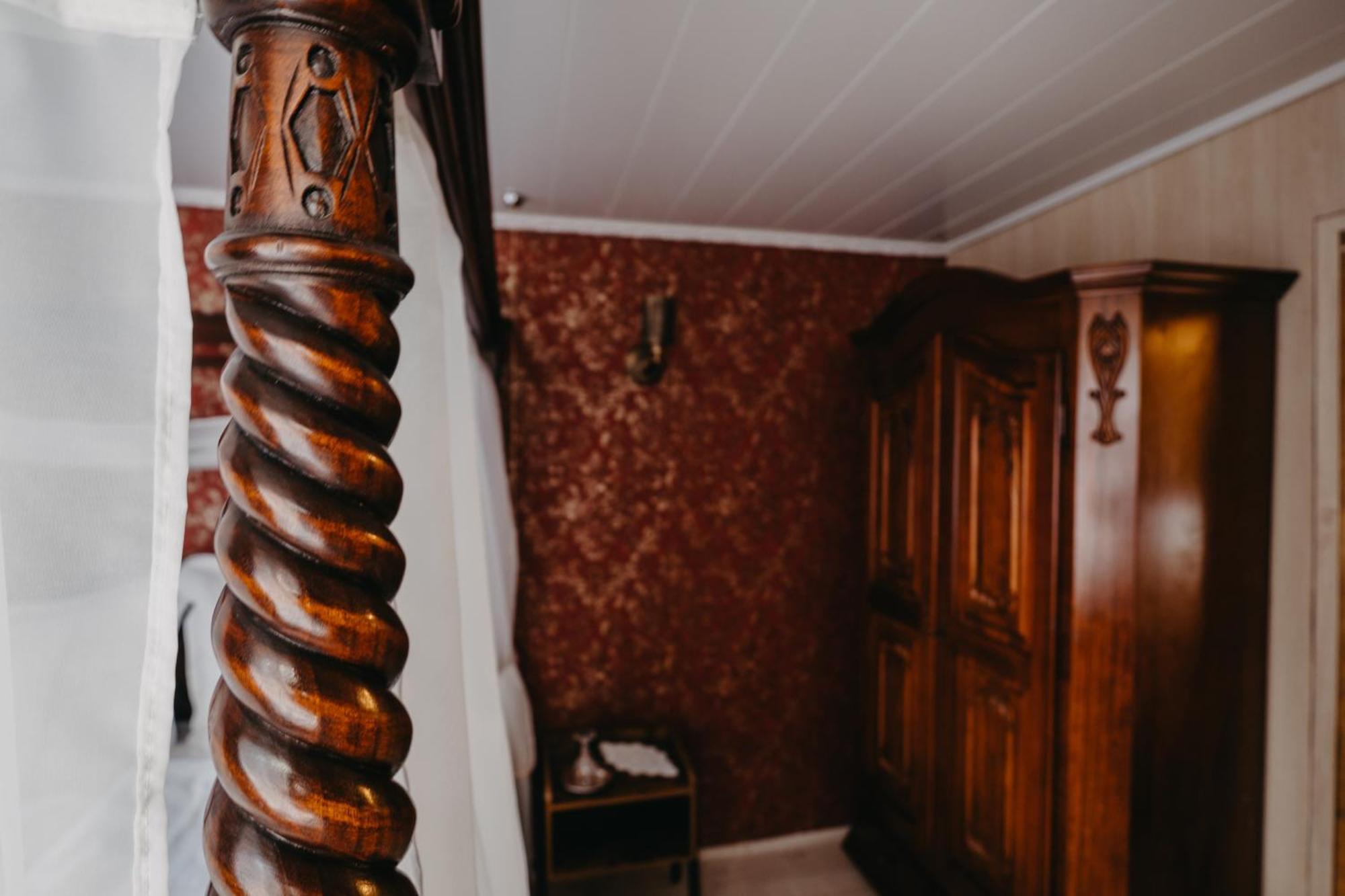 Altes Haeusle Am Waschbach-Weinberg Apartment Еденкобен Екстериор снимка