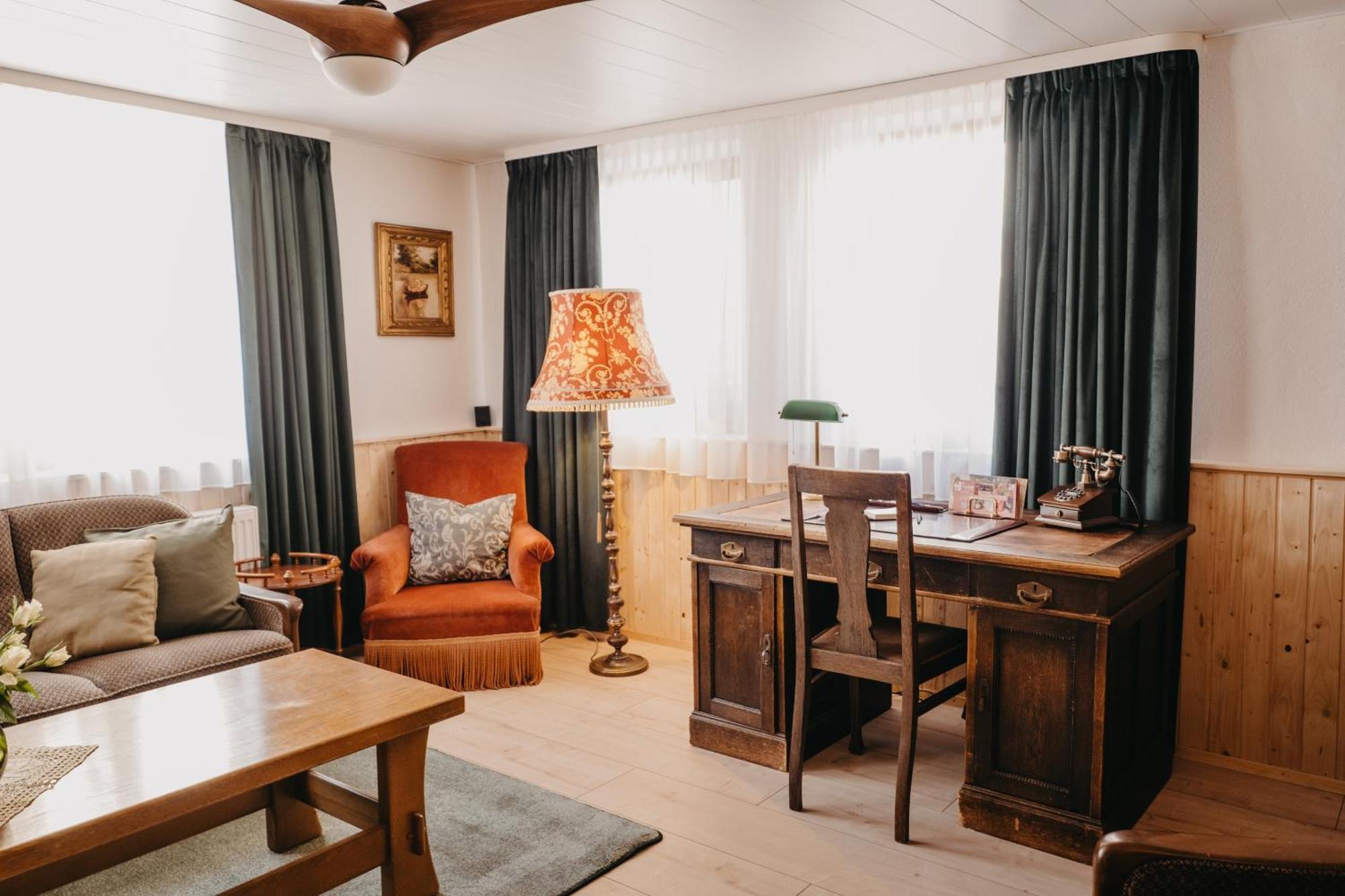Altes Haeusle Am Waschbach-Weinberg Apartment Еденкобен Екстериор снимка