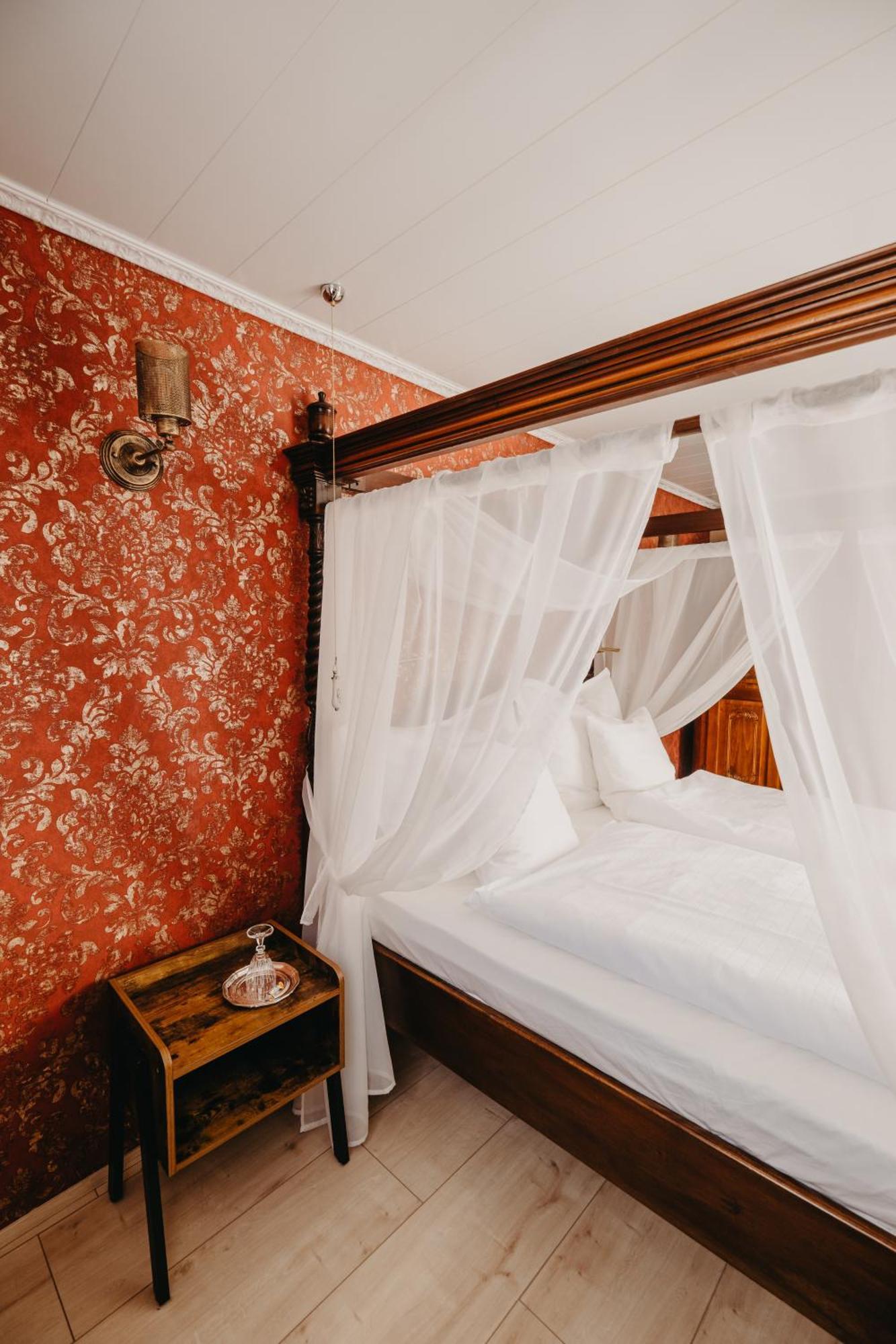 Altes Haeusle Am Waschbach-Weinberg Apartment Еденкобен Екстериор снимка